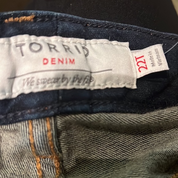 NWT Torrid Slim Bootcut Mid Rise Stretch Jean - Picture 9 of 14